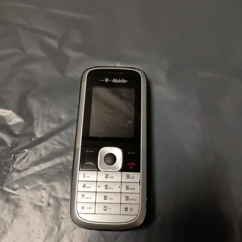 T-MOBILE MOBILE PHONE WITH NUMERIC KEYPAD 