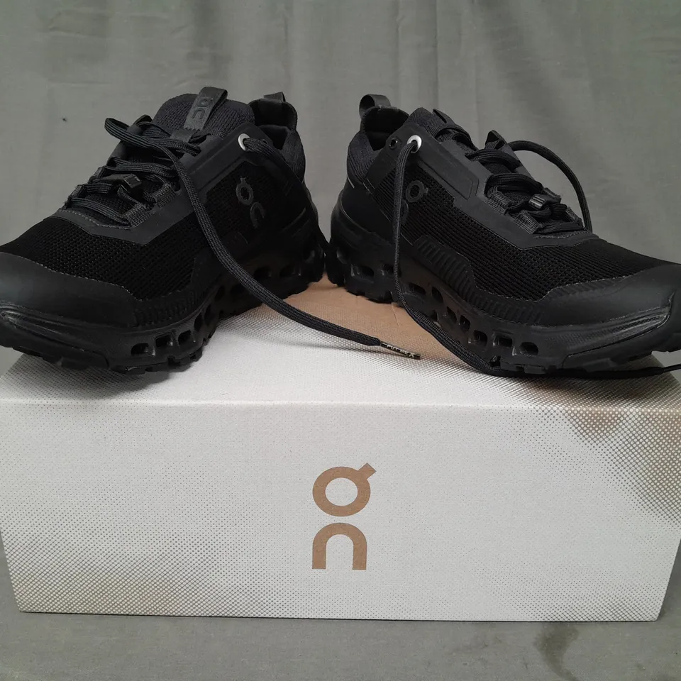 BOXED PAIR OF ON CLOUDULTRA 2 SHOES IN BLACK UK SIZE 5.5