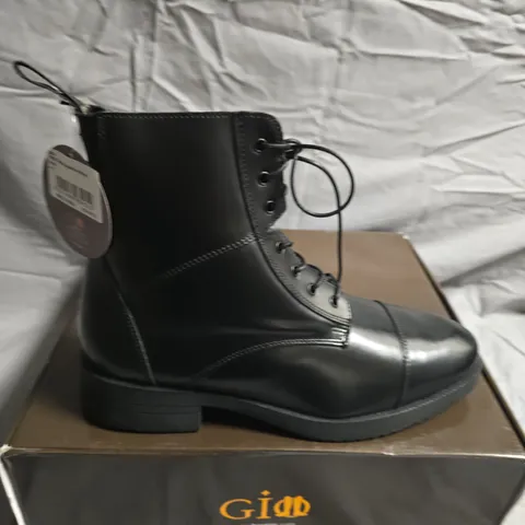 BOXED PAIR OF GIO TORQUAY ANKLE BOOTS - UK SIZE 41