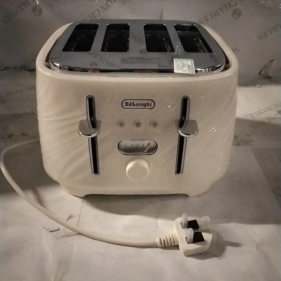 BOXED DELONGHI BALLERINA SETA 4 SLICE TOASTER 