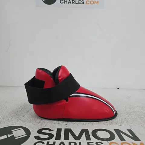 MIGHTY FIRST RED ITF APPROVED ULTIMATE BOOTS (PAIR) WITH BLACK STRAPS
