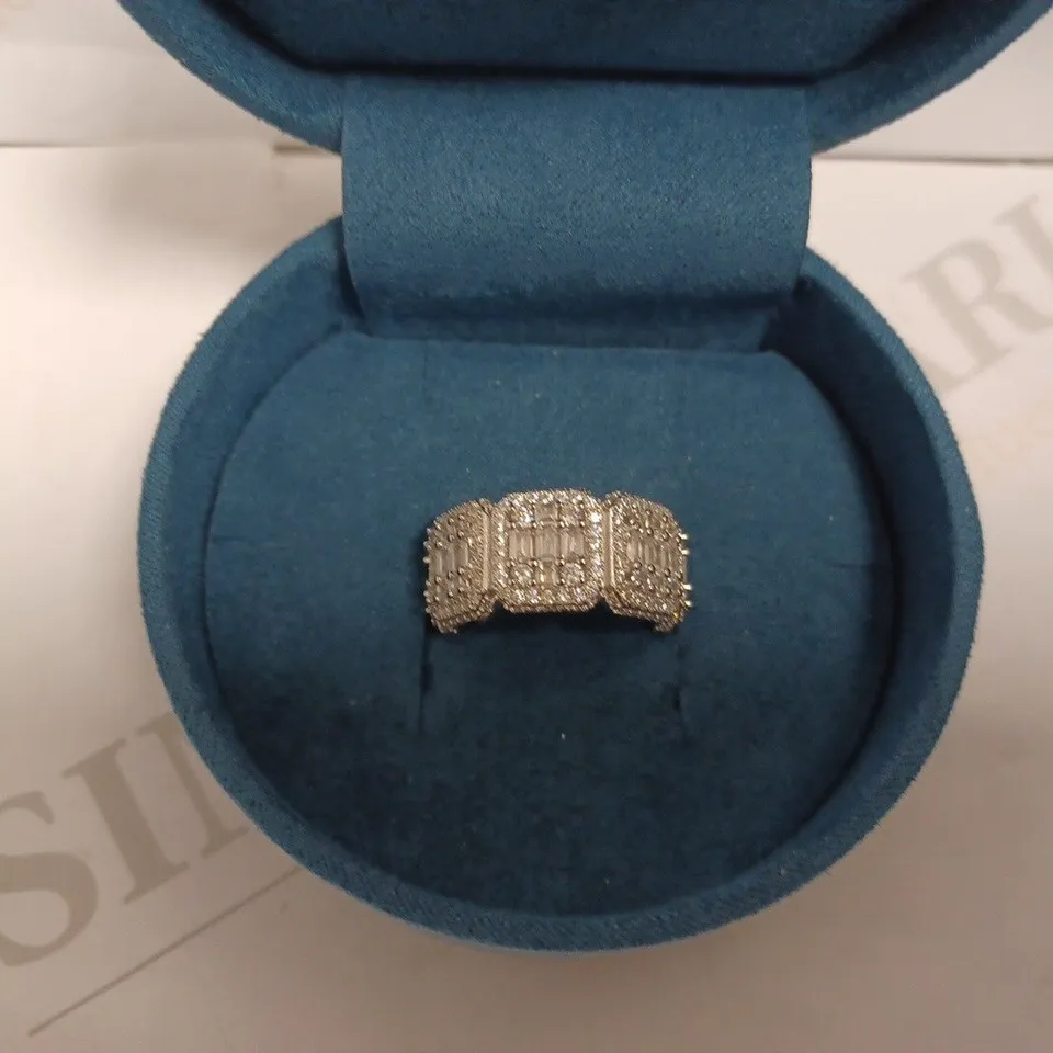 SILVER BAND RING WITH STONES