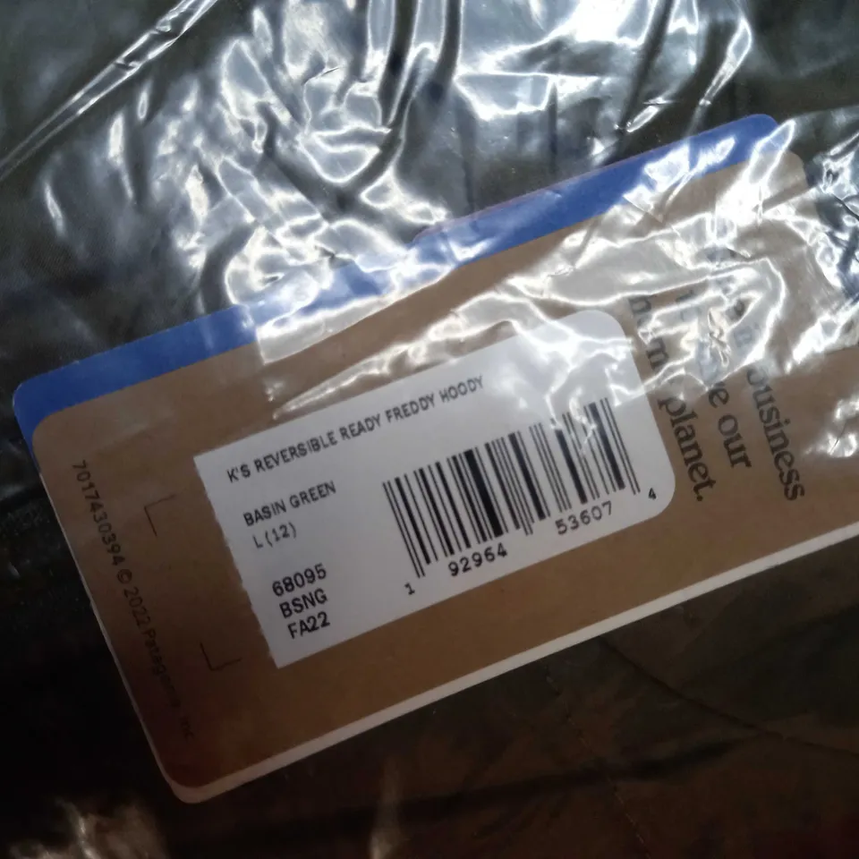 PACKAGED PATAGONIA BASIN GREEN REVERSIBLE READY FREDDY HOODY - SIZE 12