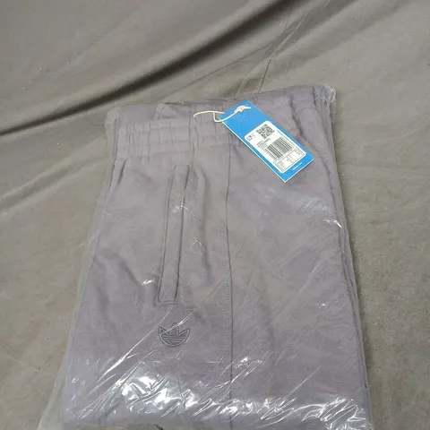 BAGGED ADIDAS LOGO TROUSERS SIZE M