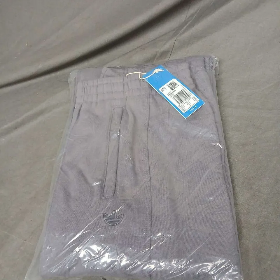 BAGGED ADIDAS LOGO TROUSERS SIZE M