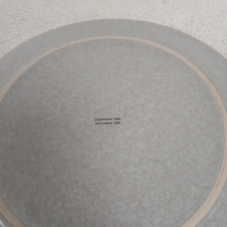 SET OF 4 ROUND PLATES – DISHWASHER SAFE, MICROWAVE SAFE BOXED