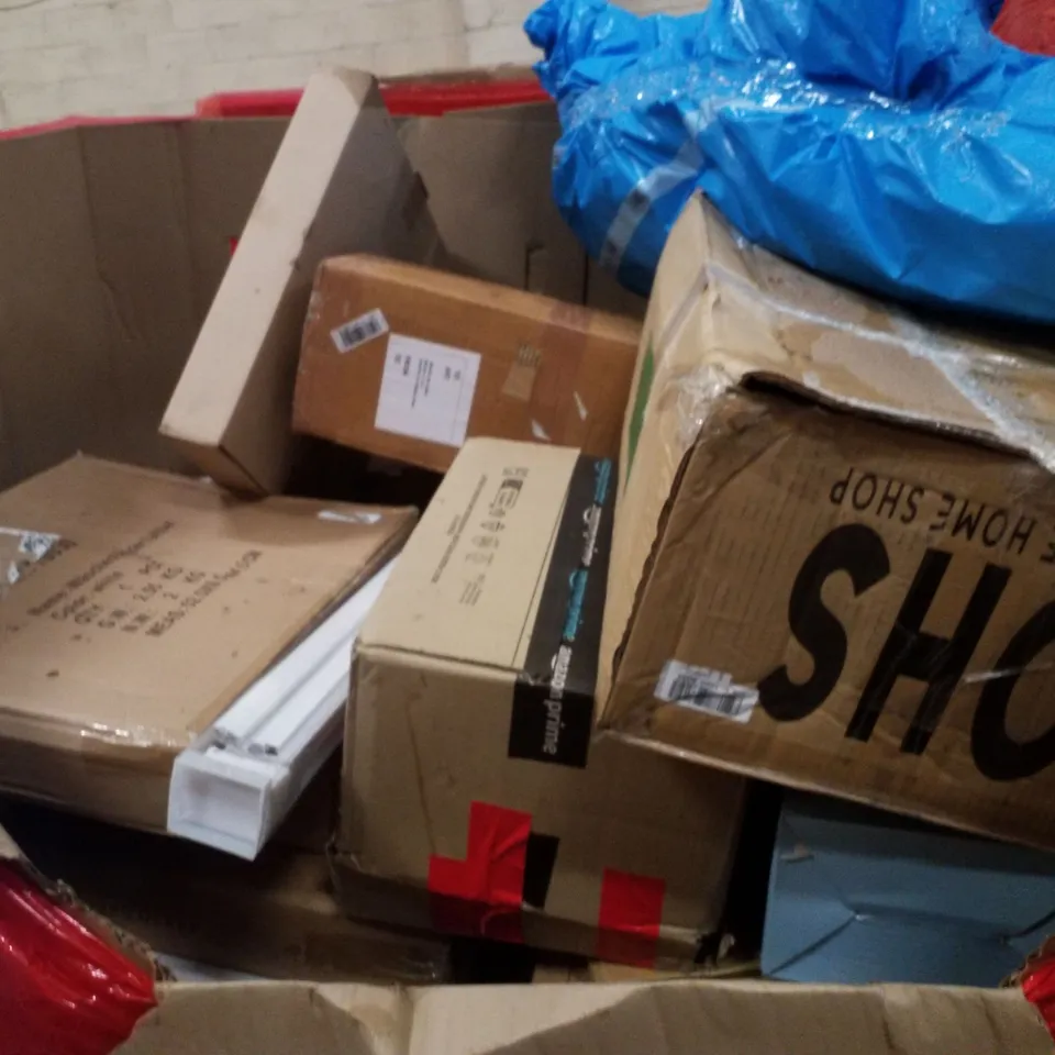 PALLET CONTAINING ASSORTED PRODUCTS INCLUDING TOILET SEAT, AIR COOLER, HIKING STICKS, ROLLER BLIND & KIDS BICYCLE