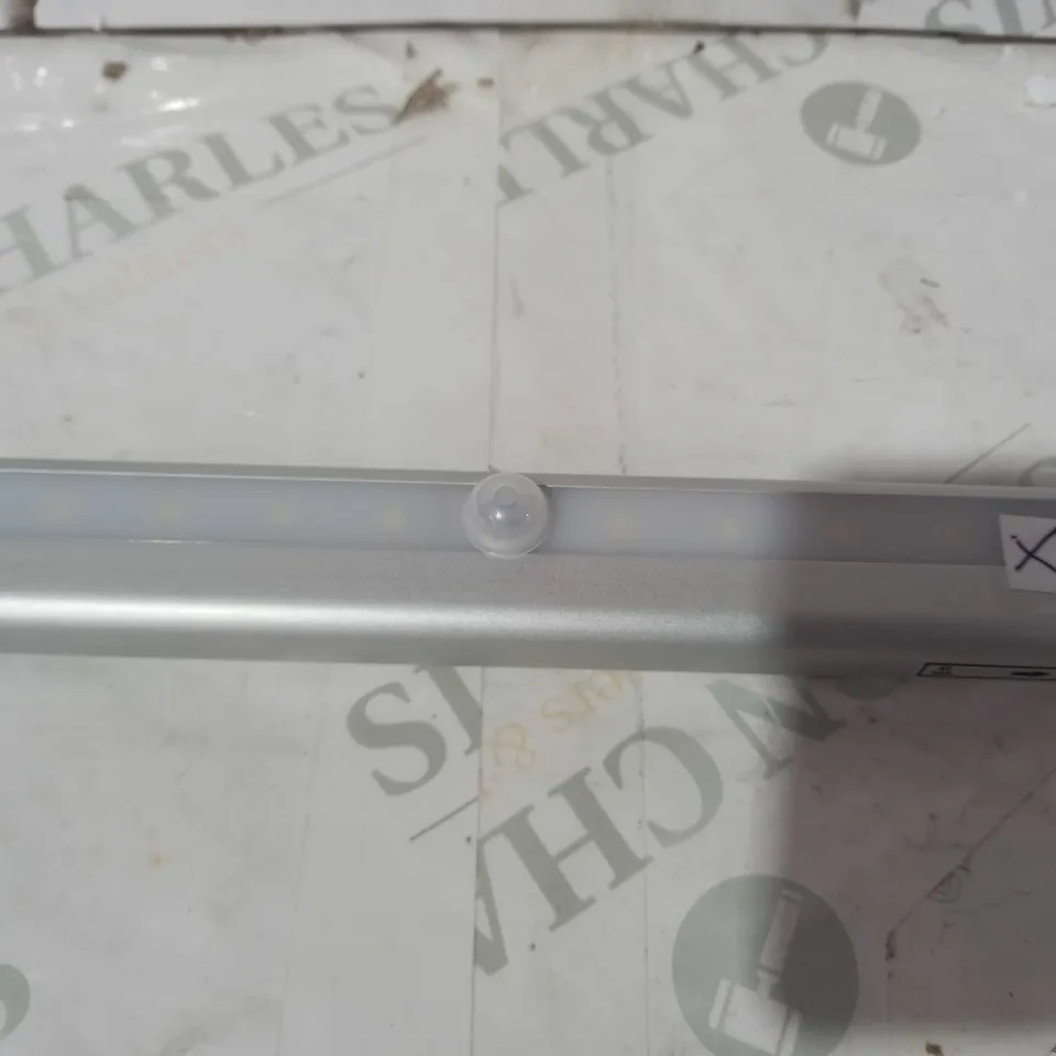 PAIR OF ADHESIVE LIGHT BARS 