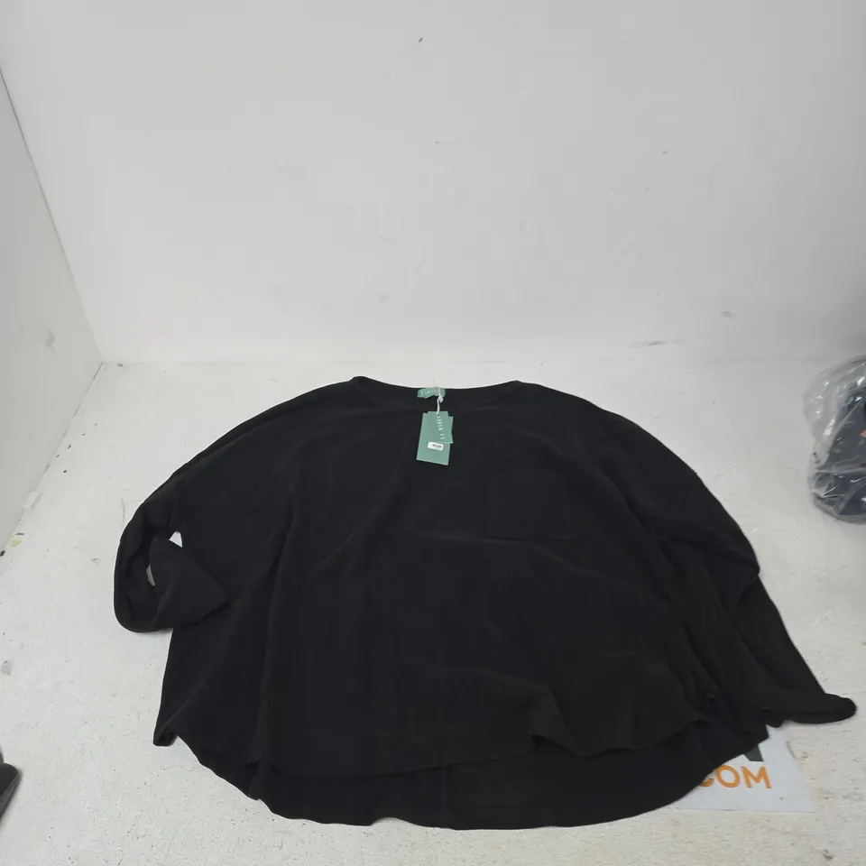 BOX OF APPROXIMATELY 30 ASSORTED CLOTHING ITEMS TO INCLUDE: LA MAREY BLACK FLEECE TOP