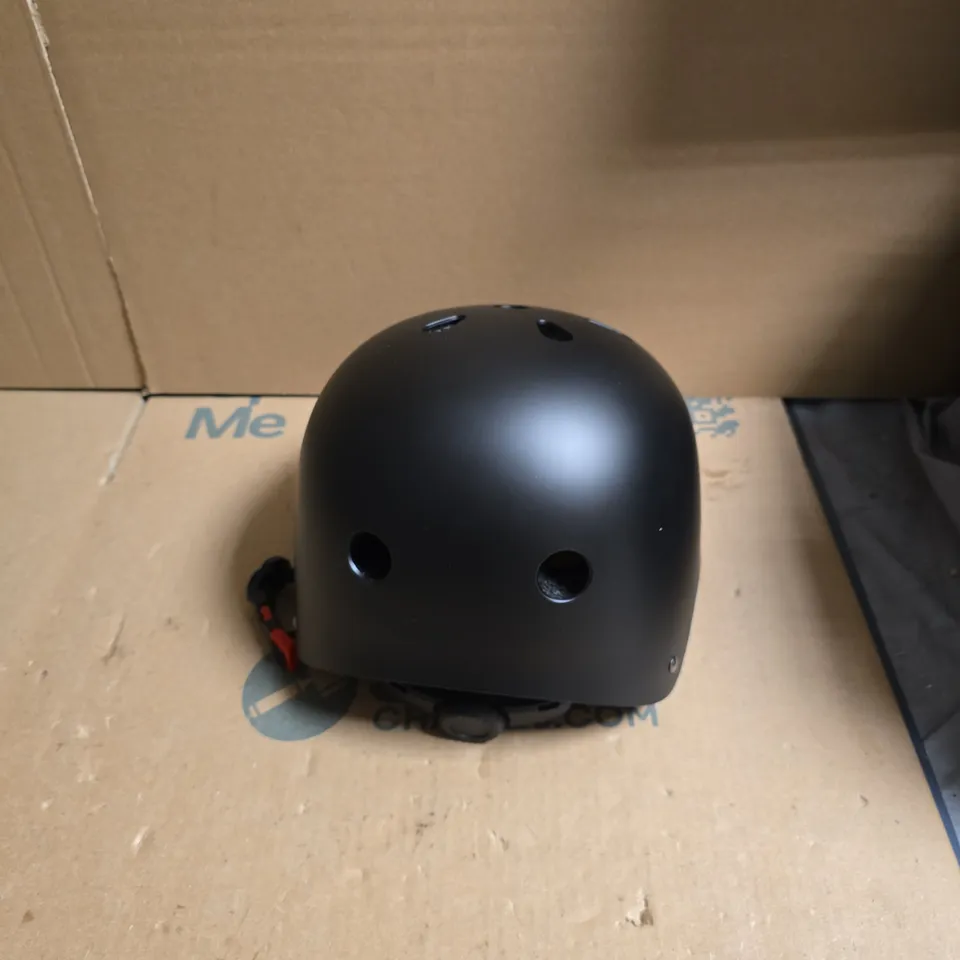 BOX OF APPROXIMATELY 20 CYCLING SAFETY HELMETS - BLACK 