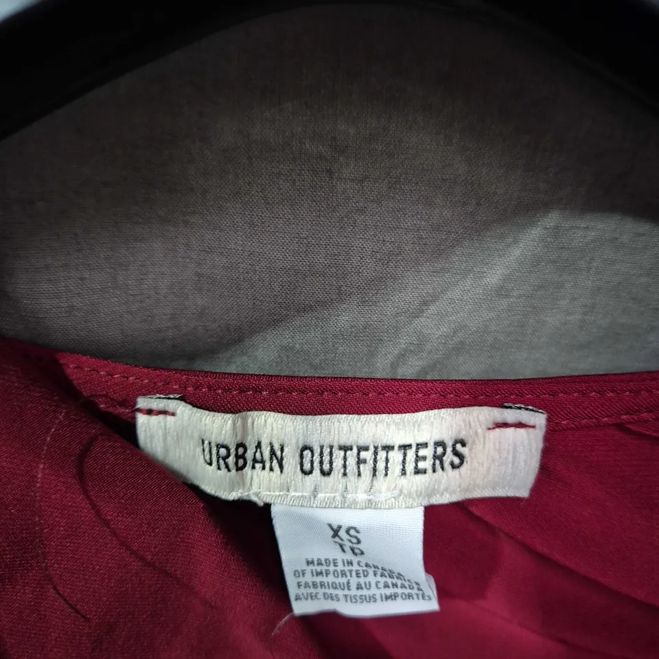 URBAN OUTFITTERS WOMEN'S TOP – XS (UK 6) – RED DRAPED NECKLINE
