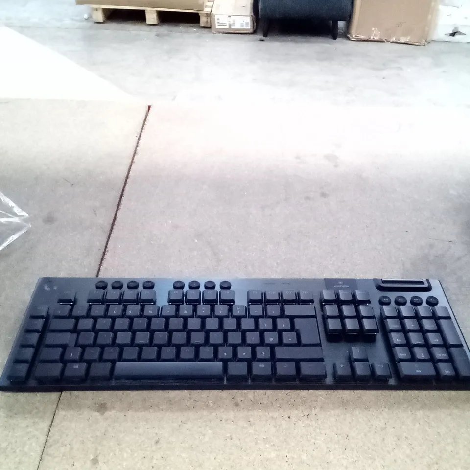 BOXED LOGITECH G915 RGB WIRELESS GAMING KEYBOARD 