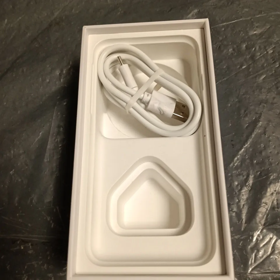 APPLE IPHONE 8 SMARTPHONE – BLACK, BOXED WITH LIGHTNING TO USB-A CABLE 