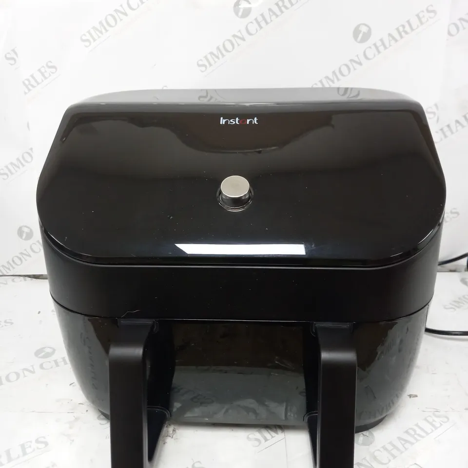 BOXED INSTANT VORTEX PLUS VERSAZONE AIR FRYER 