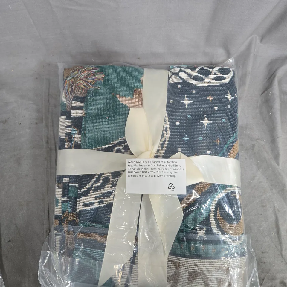 THE DISCWORLD READING BLANKET – DISCWORLD EMPORIUM, 150 X 180 CM