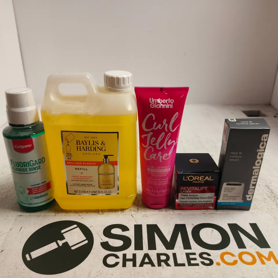 APPROXIMATELY 15 ASSORTED HEALTH & BEAUTY PRODUCTS TO INCLUDE BAYLIS AND HARDING , L'OREAL AND DERMALOGICA