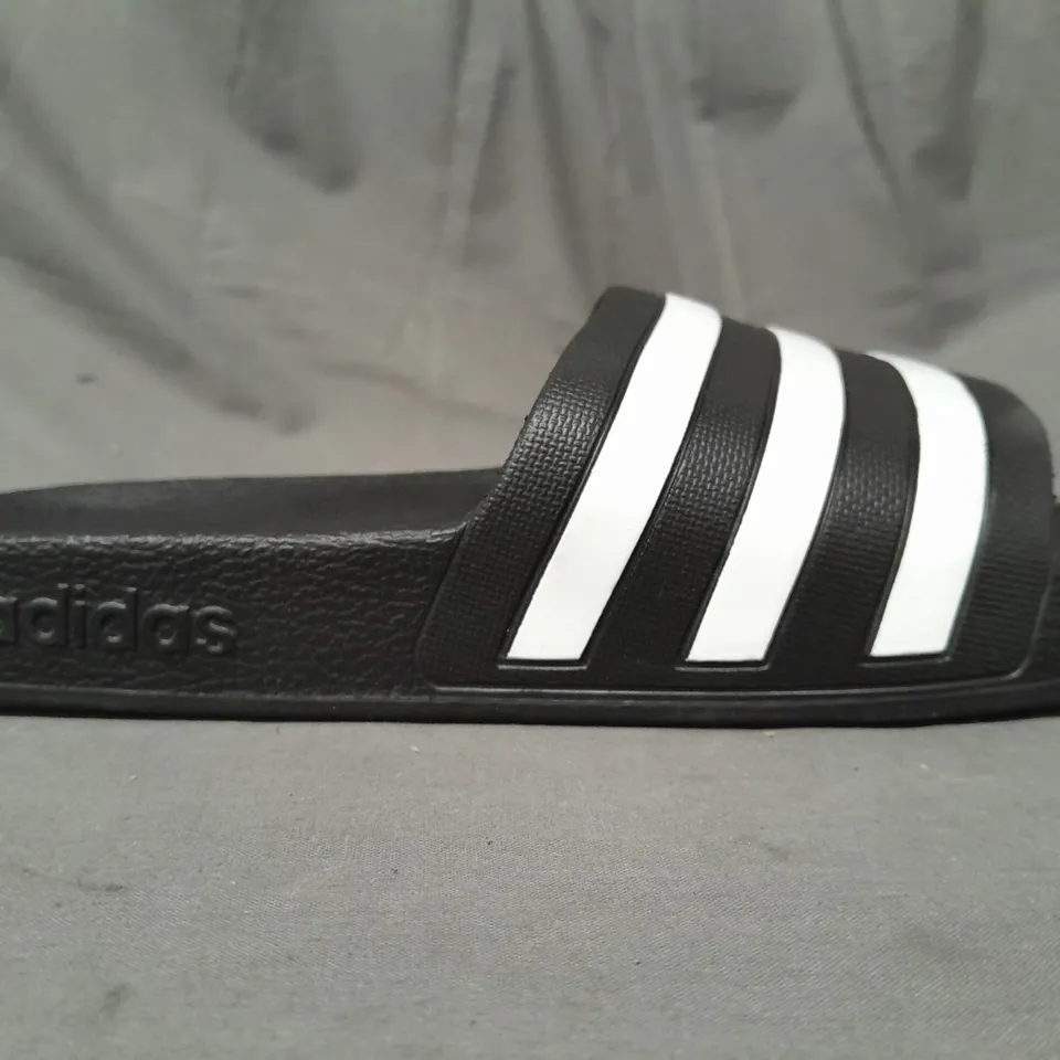 PAIR OF ADIDAS OPEN TOE SLIDERS IN BLACK/WHITE UK SIZE 10