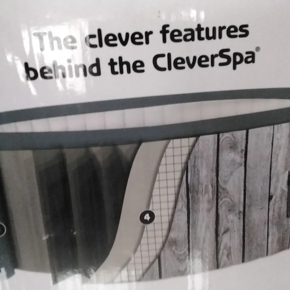 BOXED WAIKIKI OUTDOOR SPA