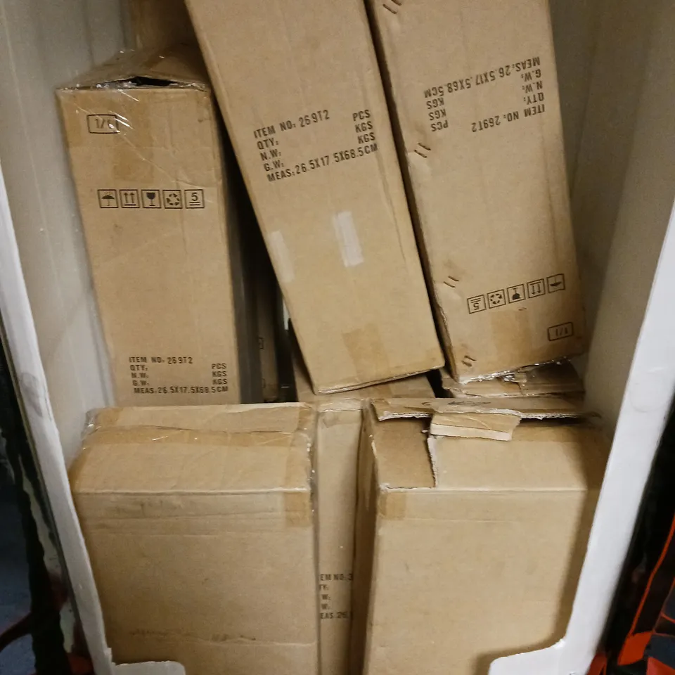 APPROXIMATELY 10 ASSORTED LIGHTING FIXTURES IN VARIOUS STYLES & SIZES - COLLECTION ONLY
