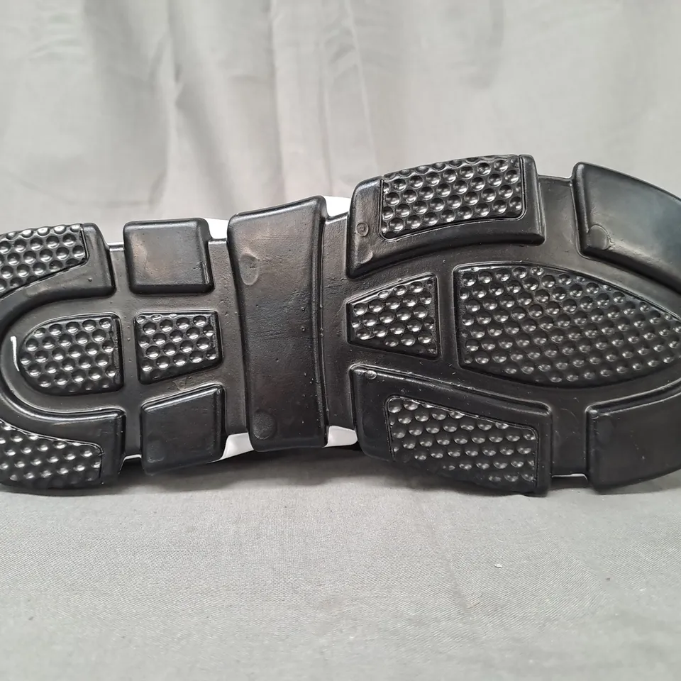 BOXED PAIR OF BALENCIAGA SHOES IN BLACK EU SIZE 41