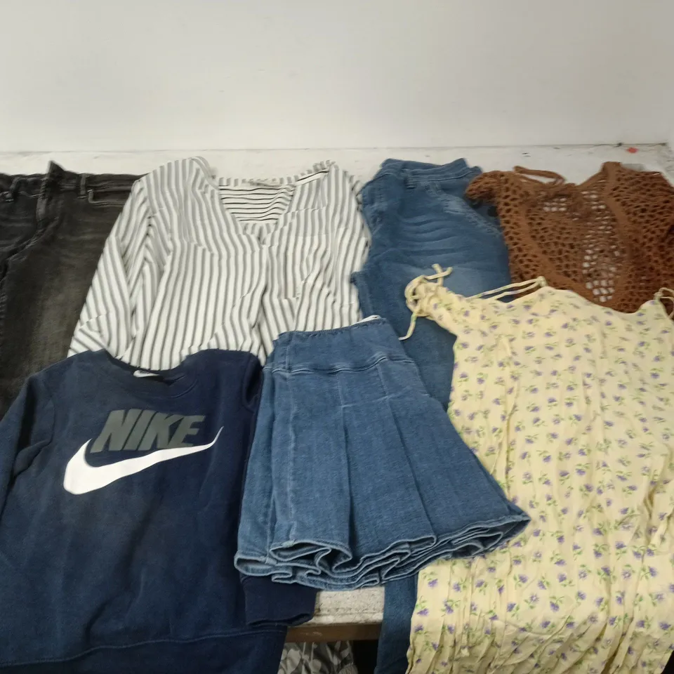 LARGE QUANTITY OF ASSORTED CLOTHING ITEMS TO INCLUDE F&F, NIKE AND ALL SAINTS