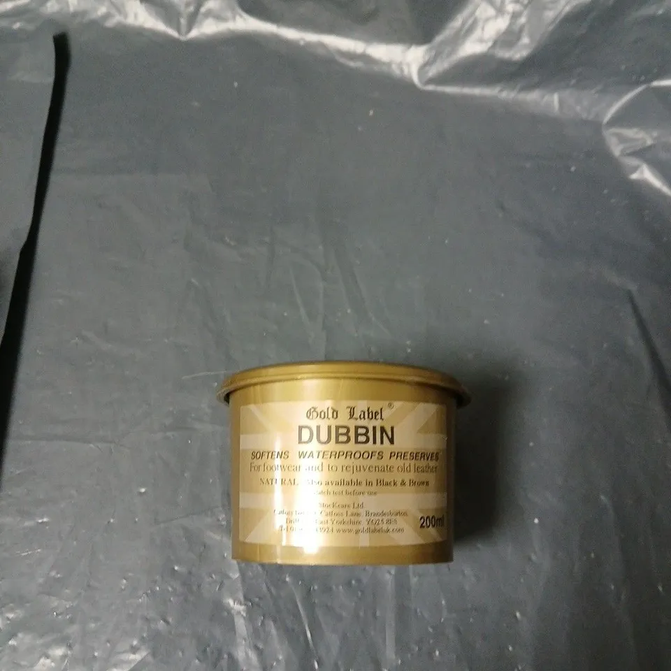 APPROXIMATELY 20 ASSORTED HOUSEHOLD ITEMS INCLUDING ECOVER DISHWASHER TABLETS , FURNITURE SALVE AND GOLD LABEL DUBBIN 