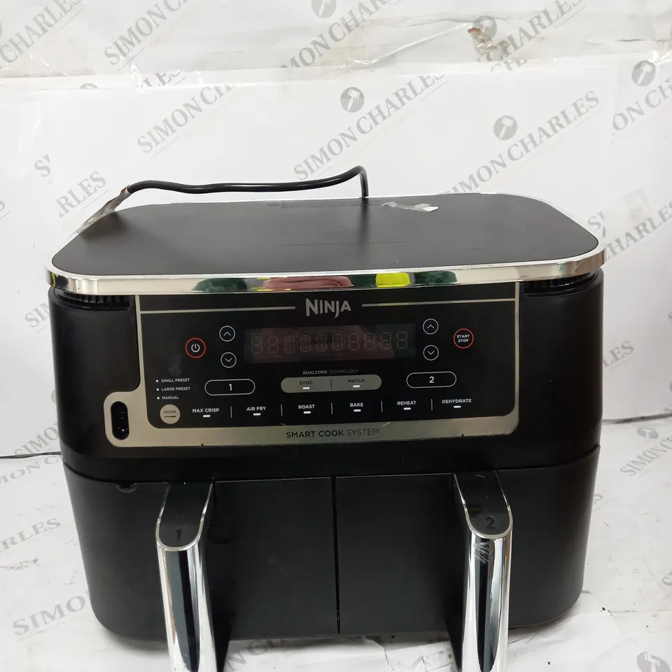 BOXED NINJA FOODI MAX DUAL ZONE AIR FRYER