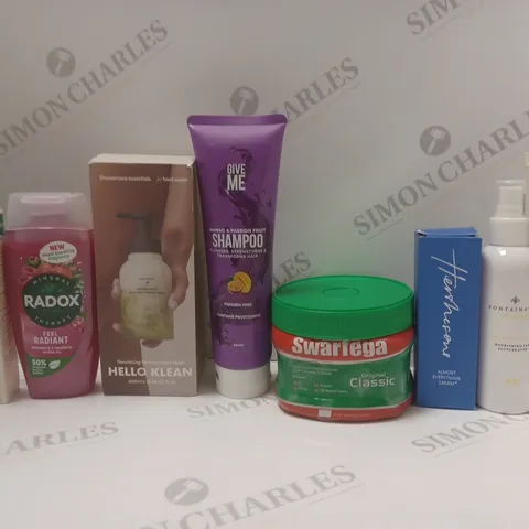 BOX OF APPROX 8 ASSORTED BEAUTY PRODUCTS TO INCLUDE RADOX SHOWER GEL, GIVE ME SHAMPOO, FONTAINAVIE TAN ACCELERATOR, ETC