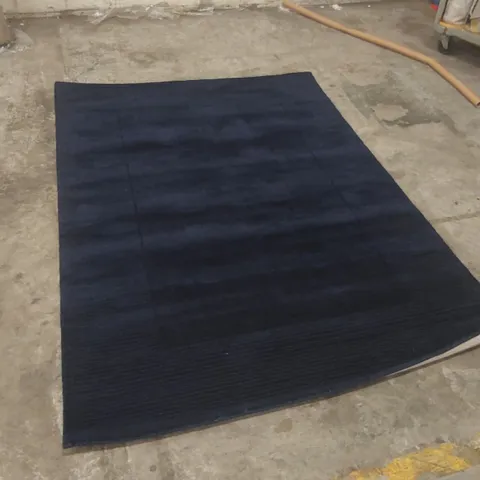 QUALITY DESIGNER AREA RUG - APPROXIMATELY 230 x 163cm