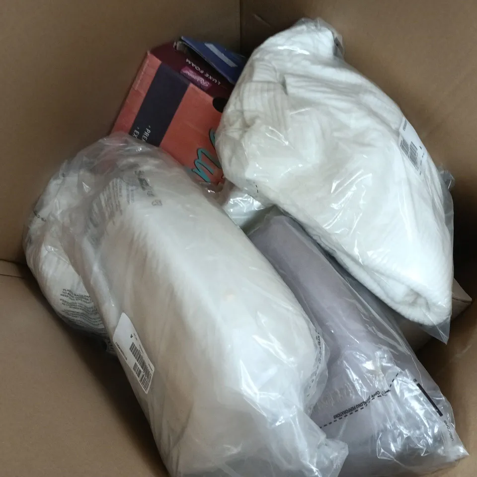 APPROXIMATELY 14 ASSORTED CLOTHING ITEMS IN VARIOUS SIZES, COLOURS & STYLES TO INCLUDE BRANDS SUCH AS AIMEE KESTENBERG, SKECHERS, LUELLA GREY, ETC - COLLECTION ONLY