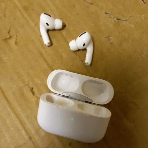 APPLE AIRPODS PRO