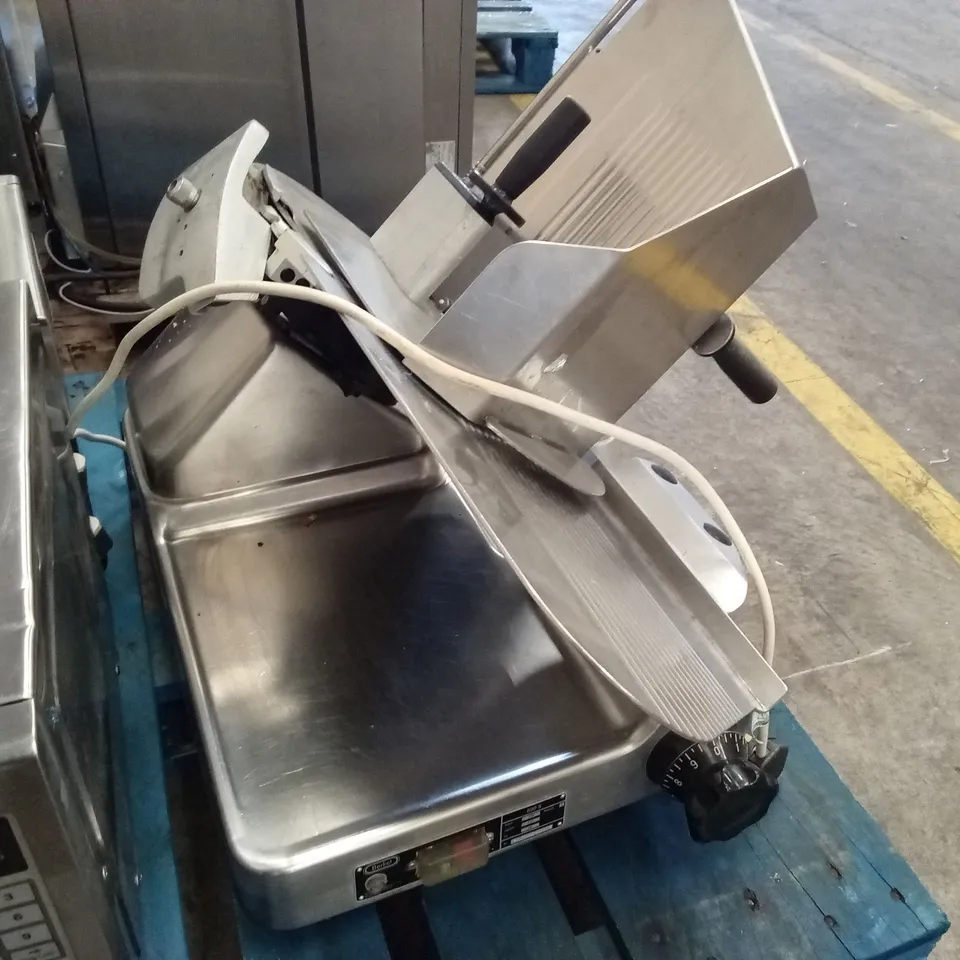 BERKEL 800S GRAVITY FEED MEAT SLICER