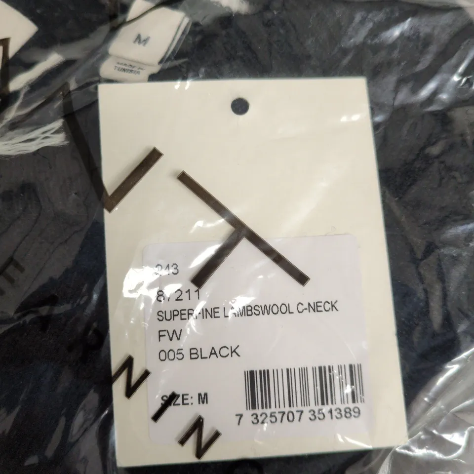 GANT SUPERFINE LAMBSWOOL C-NECK SWEATER – BLACK – SIZE M