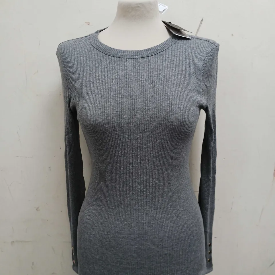 MASSIMO DUTTI GREY T-SHIRT - SIZE MEDIUM