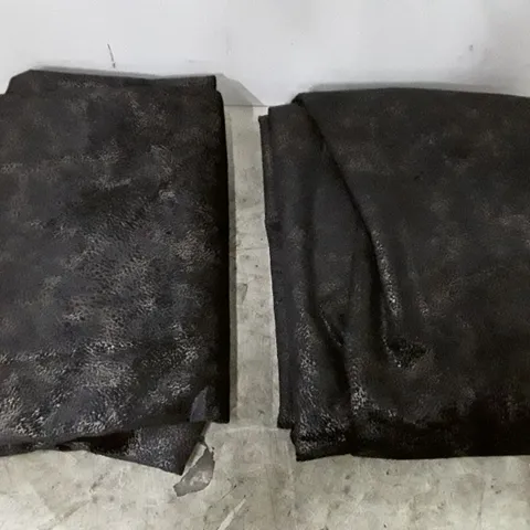 SET OF 2 BLACK DUVETS