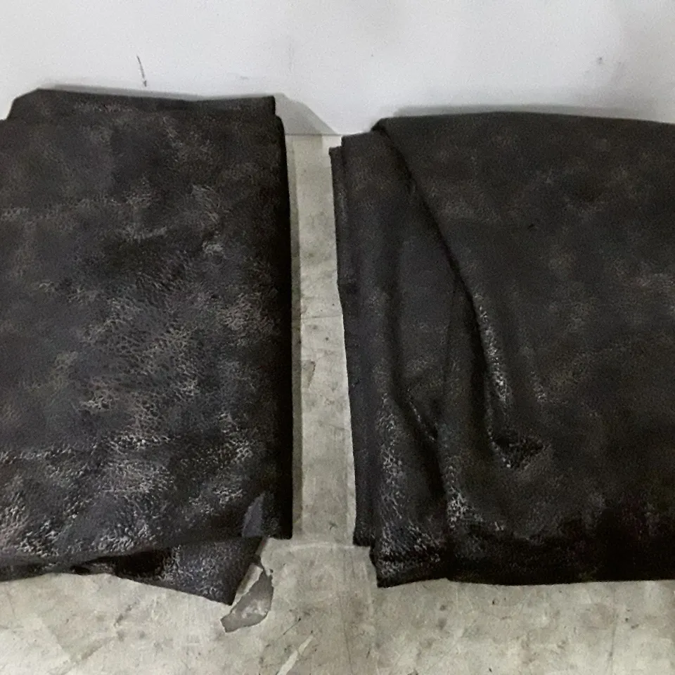 SET OF 2 BLACK DUVETS