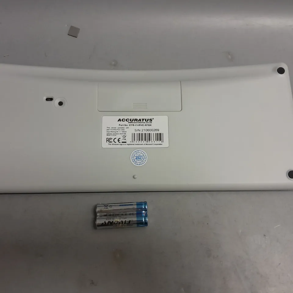 BOXED ACCURATUS CURVED KEYBOARD 