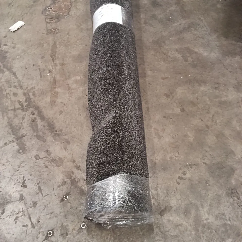 ROLL OF CLUBHOUSE SEAL APPROX SIZE: 1.95M X 4M