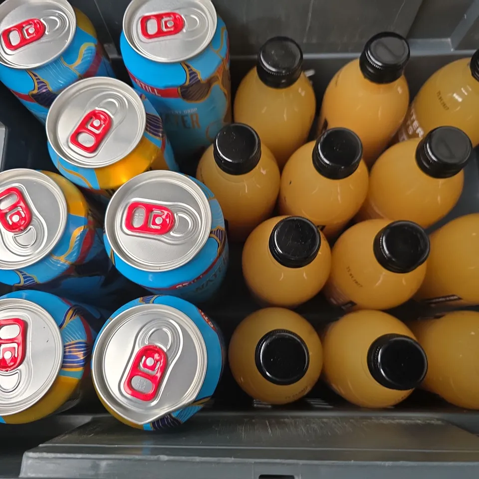 APPROXIMATELY 16 ASSORTED DRINKS TO INCLUDE FLOEWATER & FIGHTER SHOTS GINGER, ETC - COLLECTION ONLY