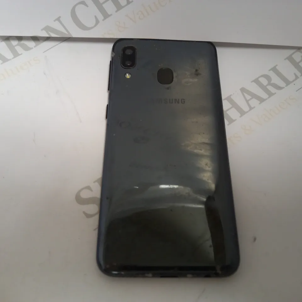 SAMSUNG PHONE - UNKNOWN MODEL