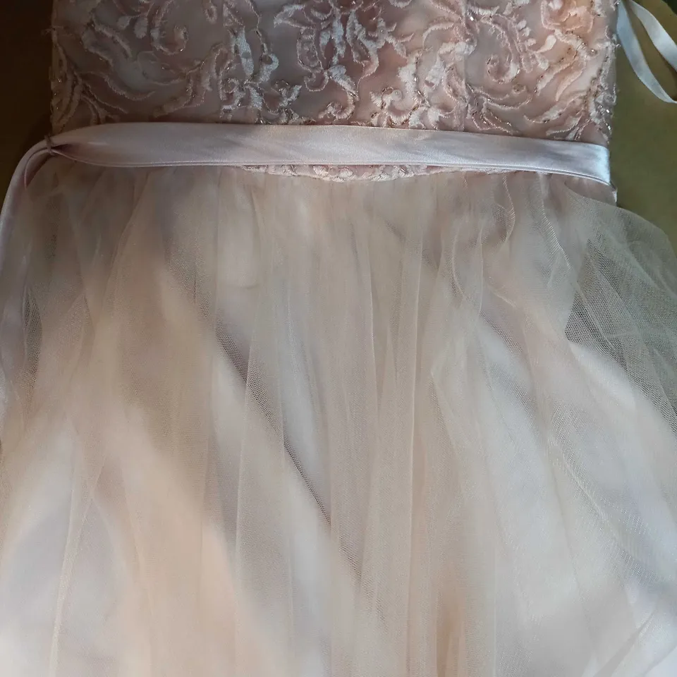 DESIGNER BLUSH EMBELLISHED BODICE/NET DETAILED OCCASION/BRIDESMAID DRESS - SIZE 6