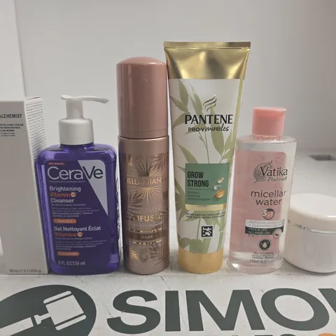 APPROXIMATELY 15 ASSORTED HEALTH & BEAUTY PRODUCTS TO INCLUDE CERAVE VE , PANTENE AND MICELLAR WATER