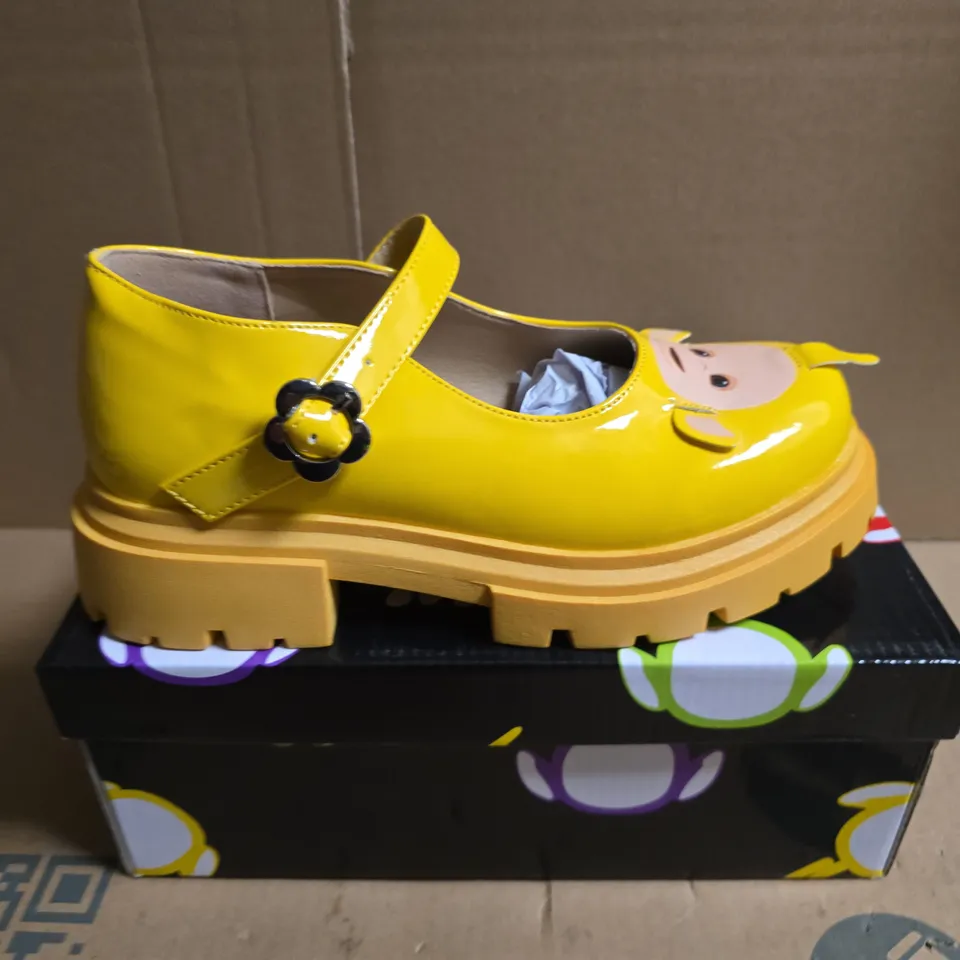 BOXED PAIR OF KOI LA LA TELETUBBIES KIDZ MARY JANES - UK SIZE 3