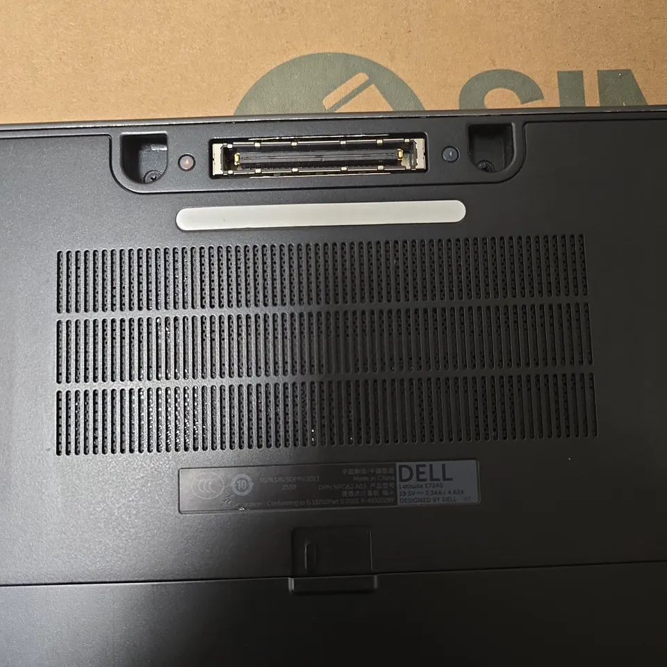 DELL LATITUDE E7240 LAPTOP – 12.5 INCH DISPLAY, I3-4030U, 4GB RAM, NO STORAGE
