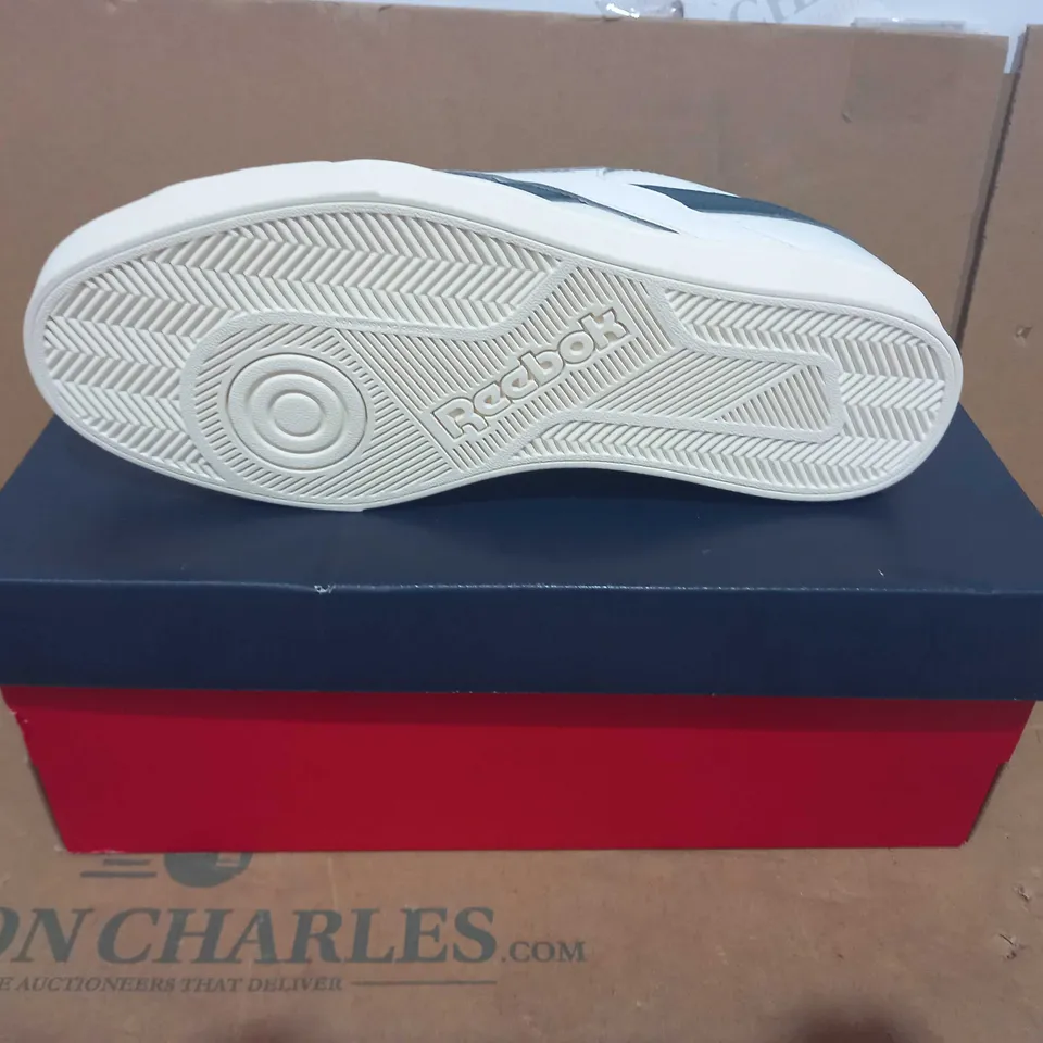 BOXED PAIR OF REEBOK TRAINERS IN WHITE/DARK GREEN UK SIZE 6.5