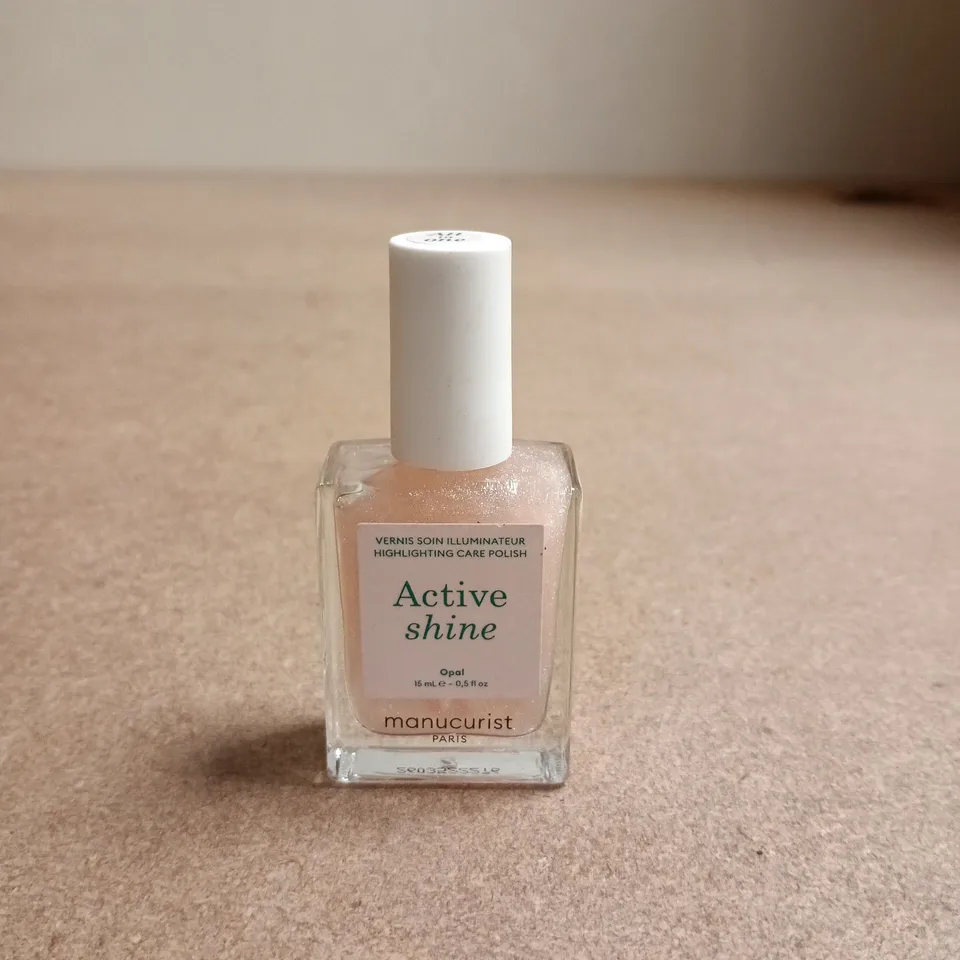 TOTE OF APPROXIMATELY 25 MANICURIST ACTIVE SHINE NAIL VARNISH OPAL