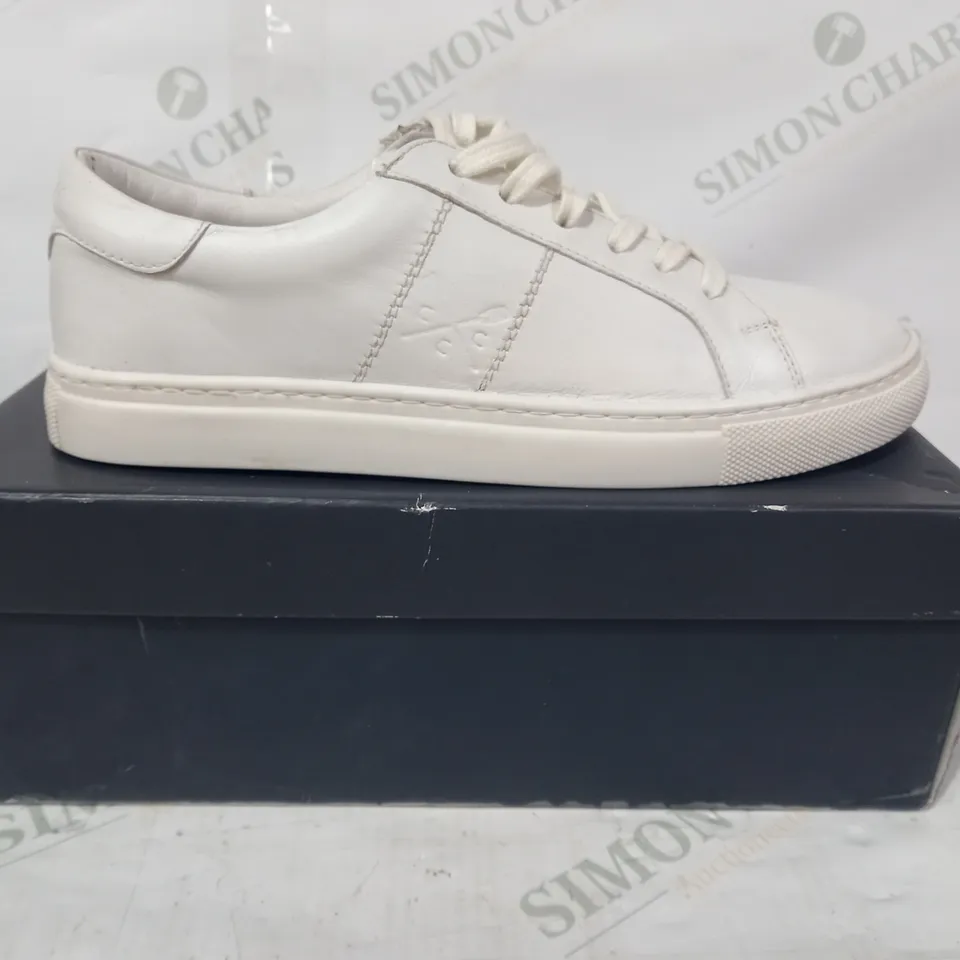 BOXED PAIR OF CREW CLOTHING COMPANY LEATHER TRAINERS IN WHITE EU SIZE 40