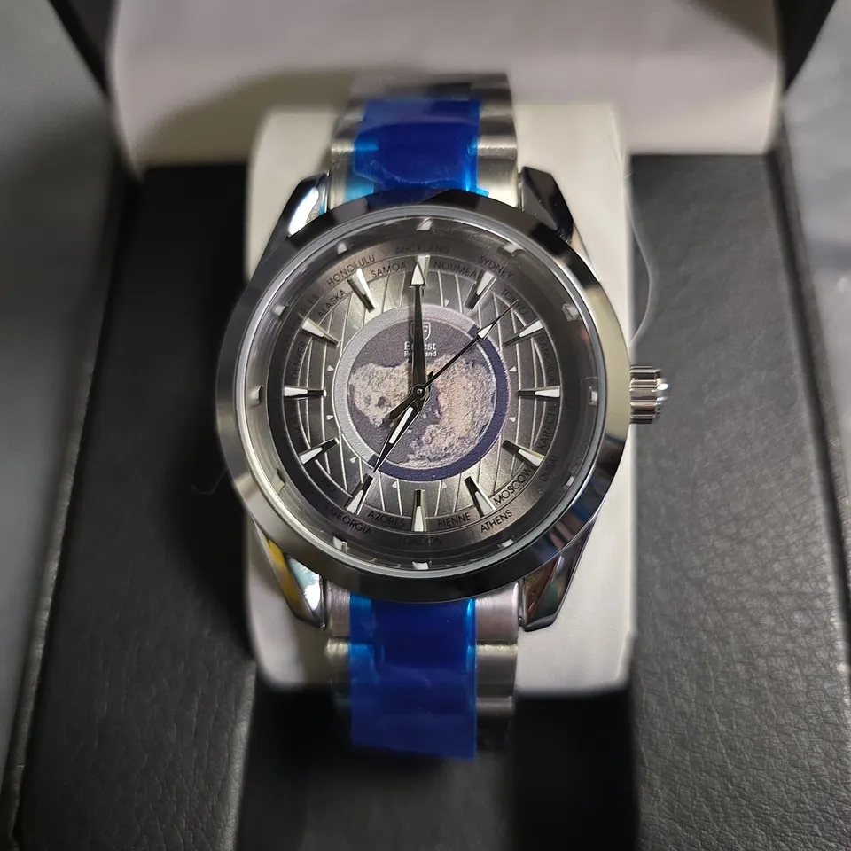 ERNEST FERDINAND STAINLESS STEEL WORLD MAP GENTS WATCH WITH METAL STRAP