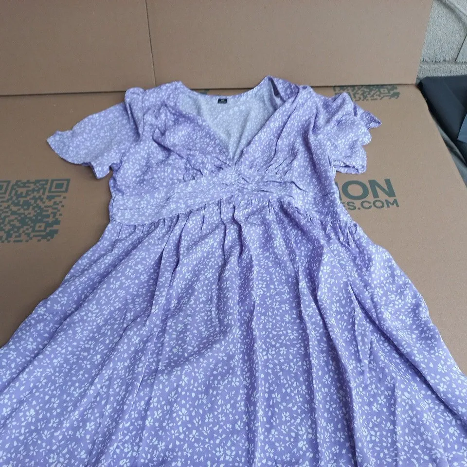 PURPLE FLORAL DRESS – WOMEN’S, SIZE 1XL