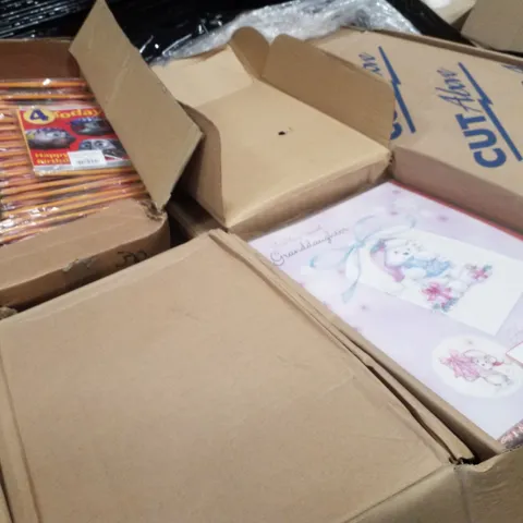 PALLET CONTAINING LARGE QUANTITY OF ASSORTED GREETINGS CARDS